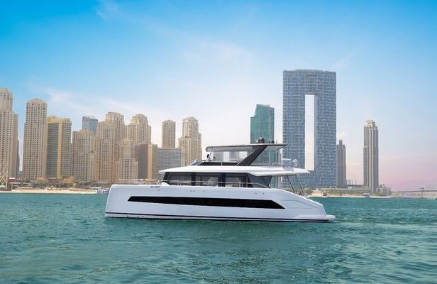 Dubai Yacht Cruise with Marina, Ain Dubai, JBR & Refreshments