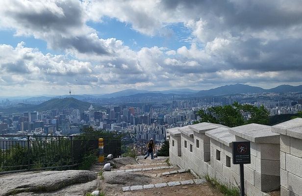 K-POP D. Hunters Fortress wall, Village, Seoul Tower / Private