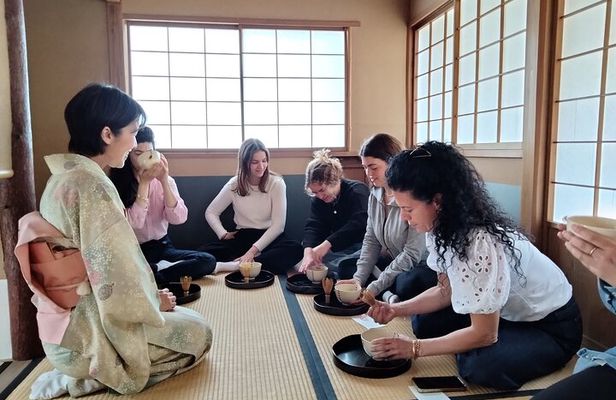 Tokyo Private Authentic Tea Ceremony Experience in Garden House