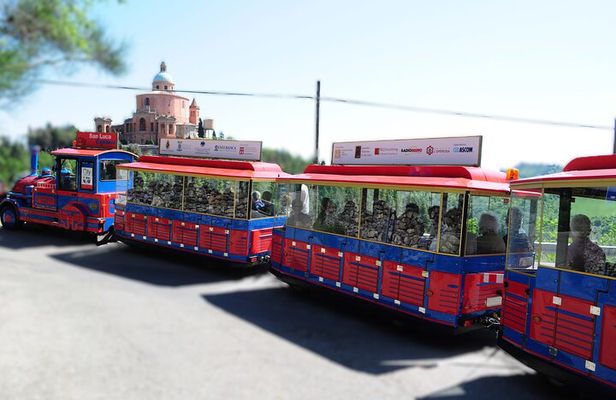Bologna City Red Bus & San Luca Express combo with food vouchers
