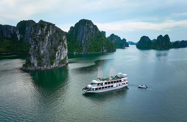 SONATA Halong Cruise: 1-Day Luxury Tour of Spectacular Wonders