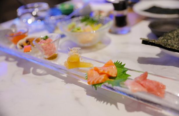 Cherry Blossom &Sushi Making Experience in Shinjuku