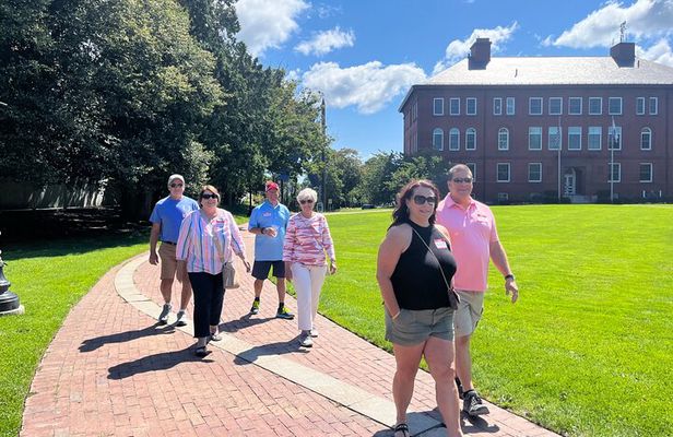 Group Guided Walking Food Tour of Hyannis and Local Insights