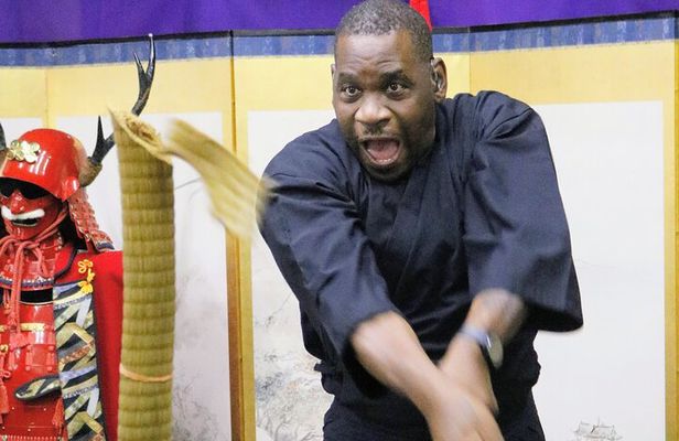 Trial slashing in Bushido with Samurai Sword real sharpnes