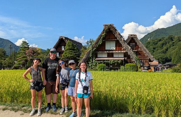 Takayama & Shirakawa-go – Nationally Licensed Guide & Private Car