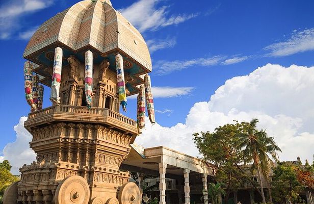 Chennai Private Vehicle Tour with English Speaking Chauffeur