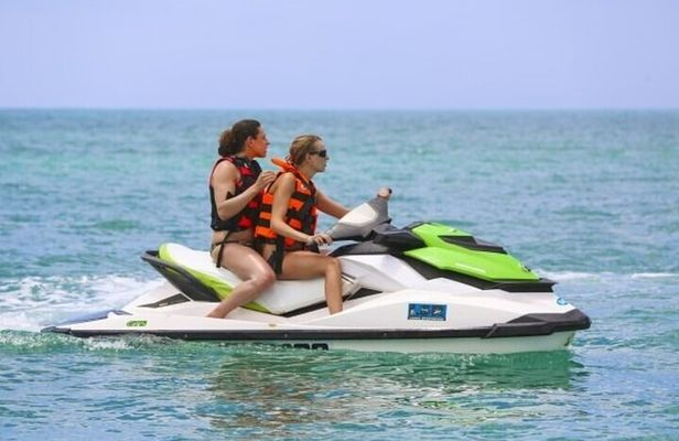 Jet Skiing in Pasikudah