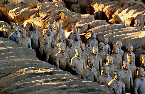 ZANBUS: Xi'an Qin Terra-cotta Warriors Bus Tour Departs at 8/9 AM