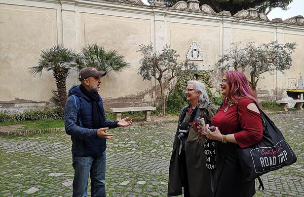 Monks and Knights walking tour on Aventino with Gelato