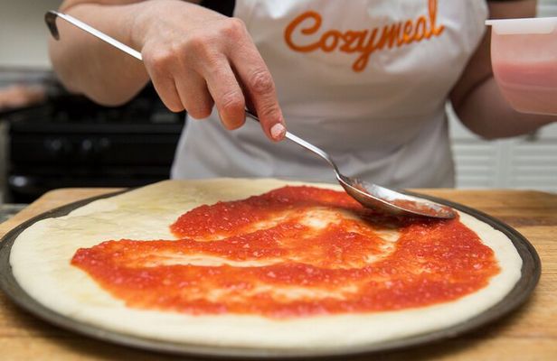 Pizza Making + Wine Tasting in a Tuscan Vineyard (4-Course Meal)