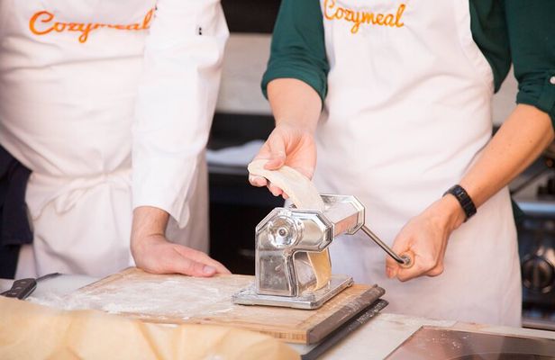 Italian Pasta & Dessert Class in Historic Center (3-Course Meal)