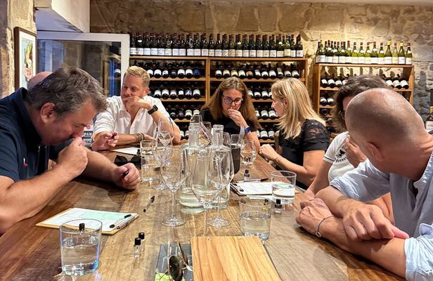 Bordeaux Evening Food Tour with a sommelier