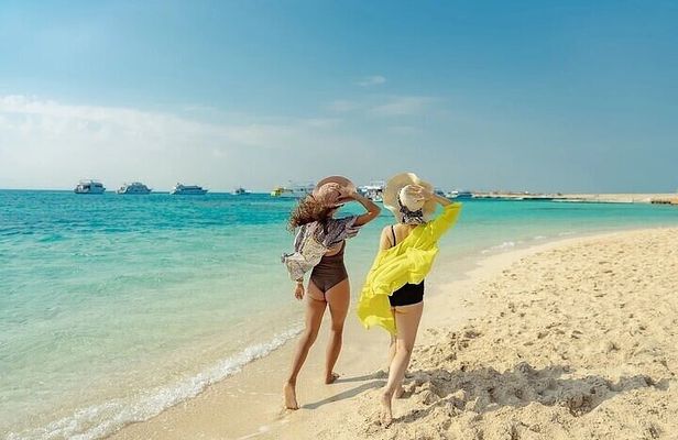 Paradise Hula Hula island with Snorkeling and Lunch in Hurghada