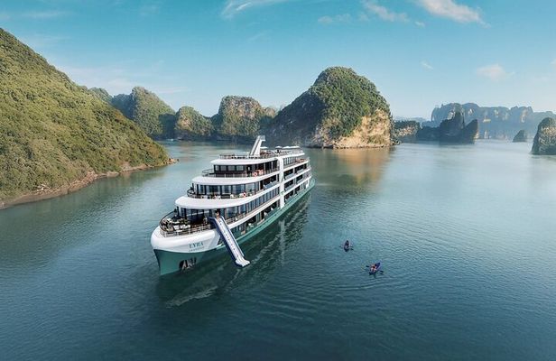 Lyra Cruise Halong Lan Ha Bay 2 Day 1 Night Trip