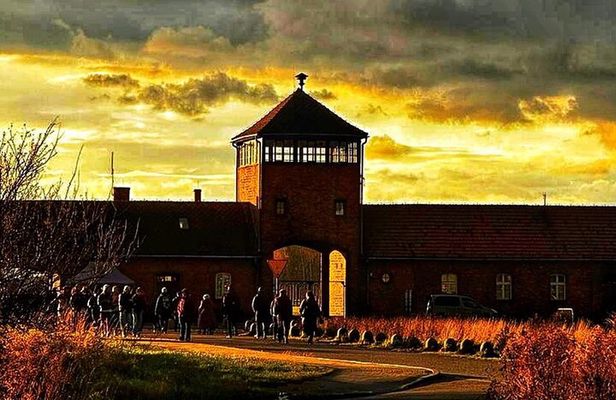 Auschwitz Birkenau Memorial Tour from Krakow Transfer and Ticket