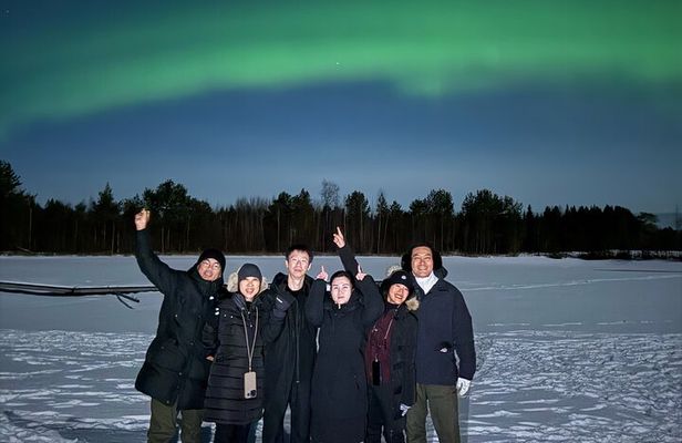 FAMILY FRIENDLY Aurora tour by minivan