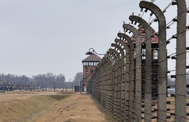Auschwitz Birkenau Guided Tour Tickets and Transfer from Krakow