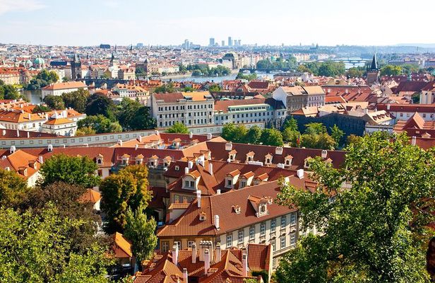Prague Exclusive 3 Hour Private Tour with Car