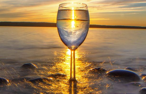 NON-BUS MOVIE STARS Torch Lake - Traverse City Area Wine Tour