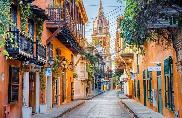 Walking Tour of Cartagena’s Historic Center with Guide