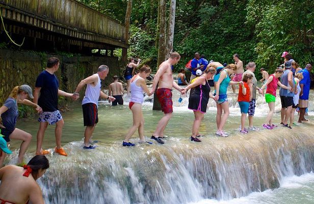 Ocho Rios Jamaica: Dunn's River Falls and River Tubing Combo Tour