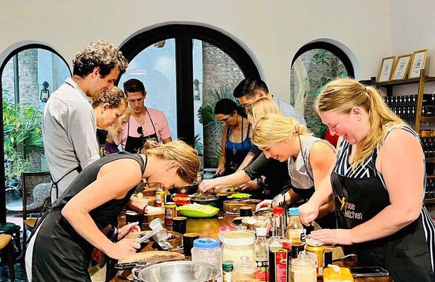 Hanoi - Cooking Class with Traditional Food (Banhmi, Pho,...)
