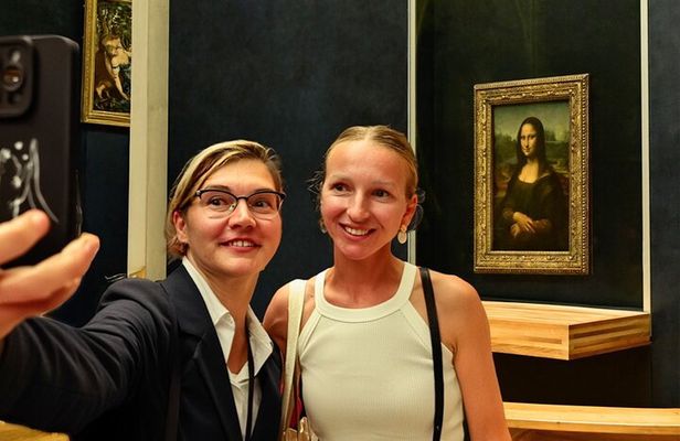 Louvre Museum Priority Access Guided Tour with Mona Lisa