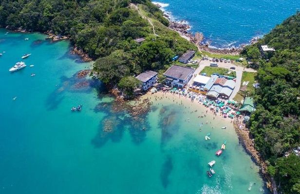 Escuna Bombinhas + Snorkel Praia da Sepultura by Zimbros Ecotour