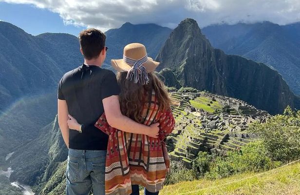 Private Guided Tour of Machu Picchu from Aguas Calientes