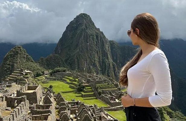 Short Inca Trail 2 Days Private Guided Trek to Machu Picchu