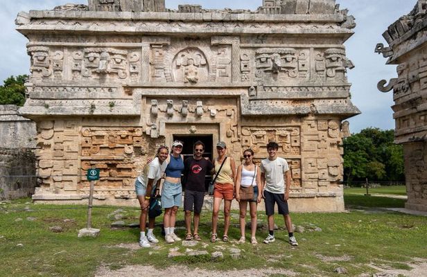 Guided tour in Chichen Itza and 3 cenotes from Valladolid