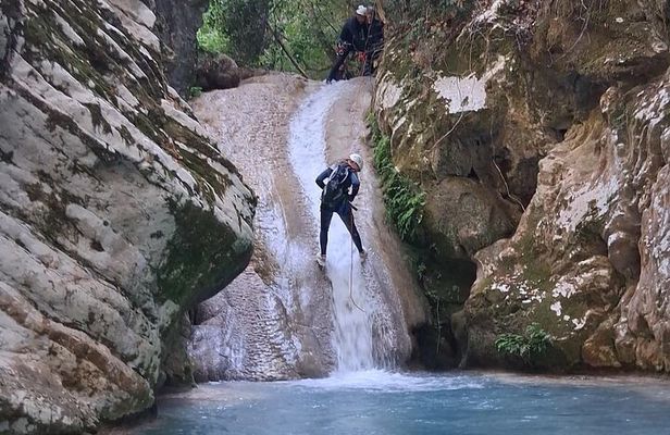 Neda Canyoning