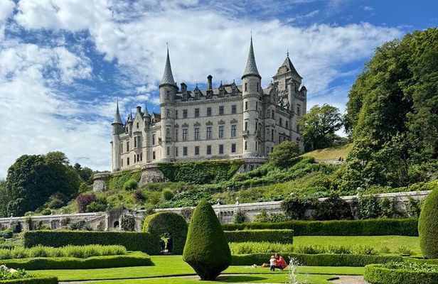 Scottish Whisky Distillery & Fairytale Dunrobin Castle