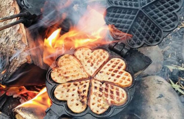 Oslo: Fjord View, Forest Hike & Bonfire Waffel Experience