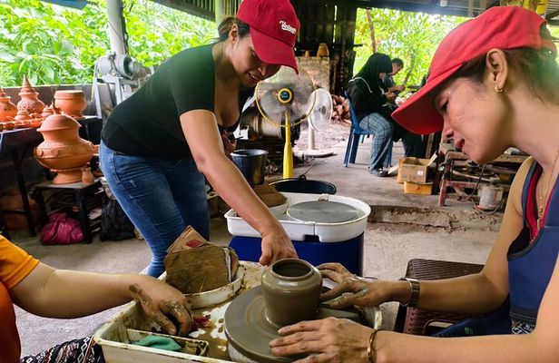 Bangkok's Hidden Island Bike, Pottery and Coffee Cultural Tour