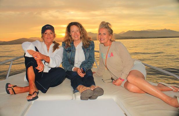 Sunset Cruise San jose del cabo, Appetizers, open bar, snack 