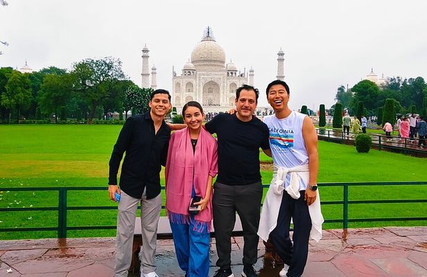 Private Taj Mahal, Agra Fort & Baby Taj Day Tour - All Inclusive