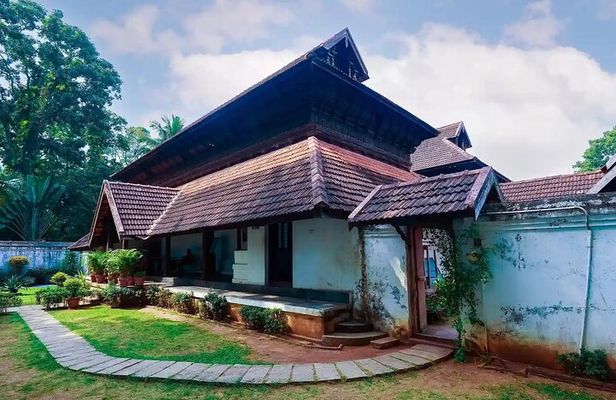 Kerala 6 Day Tour Munnar Thekkady Alleppey Kovalam Beaches