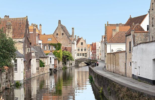 Bruges UNESCO Treasures: Exclusive Private Walking Tour