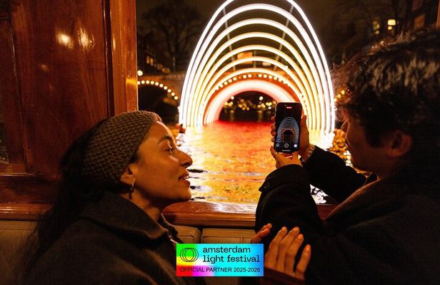 Amsterdam Light Festival: Heated Cruise with Hot Drinks & Bite