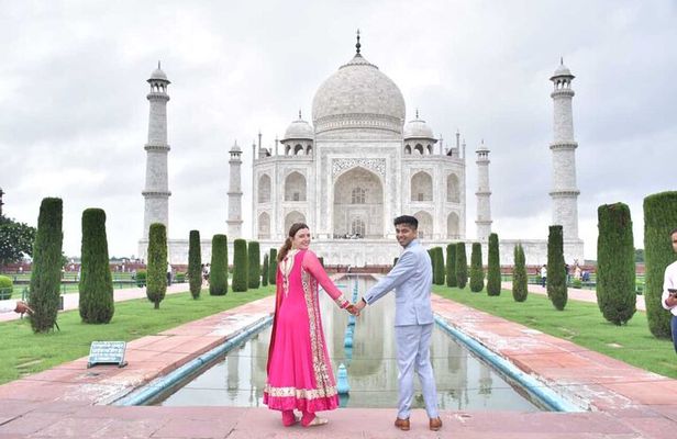 Taj Mahal Same Day Agra Tour With 5* Lunch From Delhi By Car