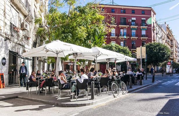 Ruzafa Evening Food and Wine Tour Tapas Drinks and Local Secrets