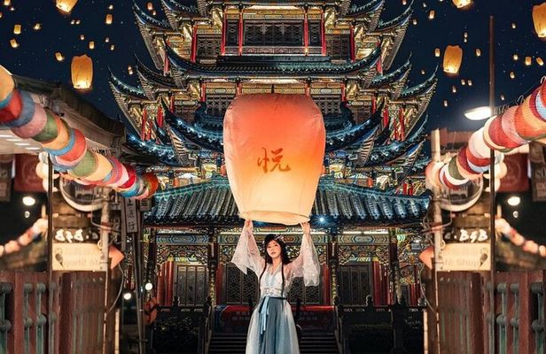 Whispers of Lanterns and Sea Breezes A Jiufen and Beyond Escape