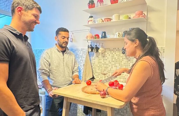 Private Authentic Indian Cooking Class in Antwerp with Aastha 