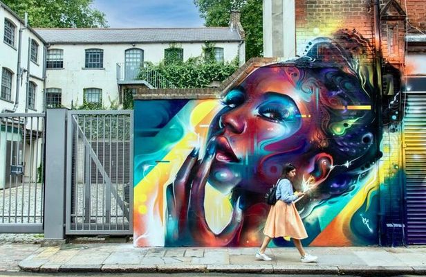 Private Tour of London East End with a Local