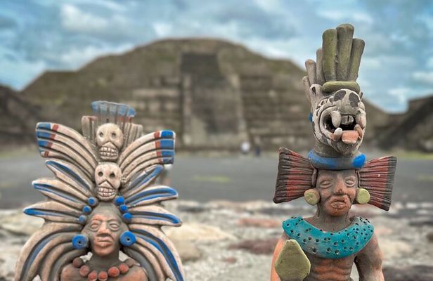 CDMX to La GRUTA Rest. to Teotihuacan Pyramids, PRIVATE (VIP)