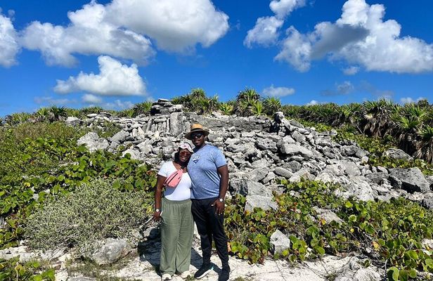 Private Mayan Ruins Tour with Cenote/caves and Mexican Picnic