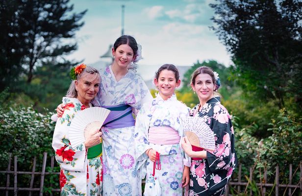 Kyoto Gion, Fushimi Inari, Arashiyama private Photoshoot