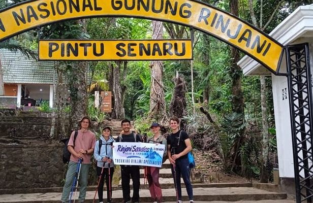 MODERATE HIKING: 2D/1N Crater Rim Senaru | Rinjani Samalas Tour