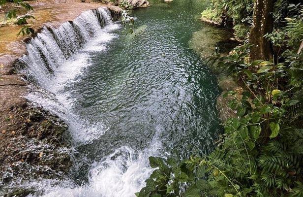 Vanuatu: Efate Round Island Day Trip with Lunch at Top Rock